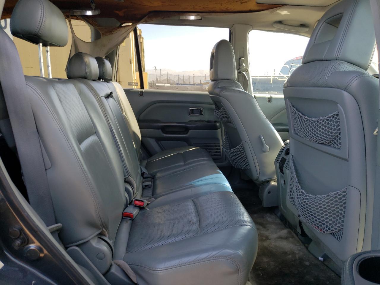 Photo 6 from auction – 2005 HONDA PILOT EXL with VIN 2HKYF18665H530418