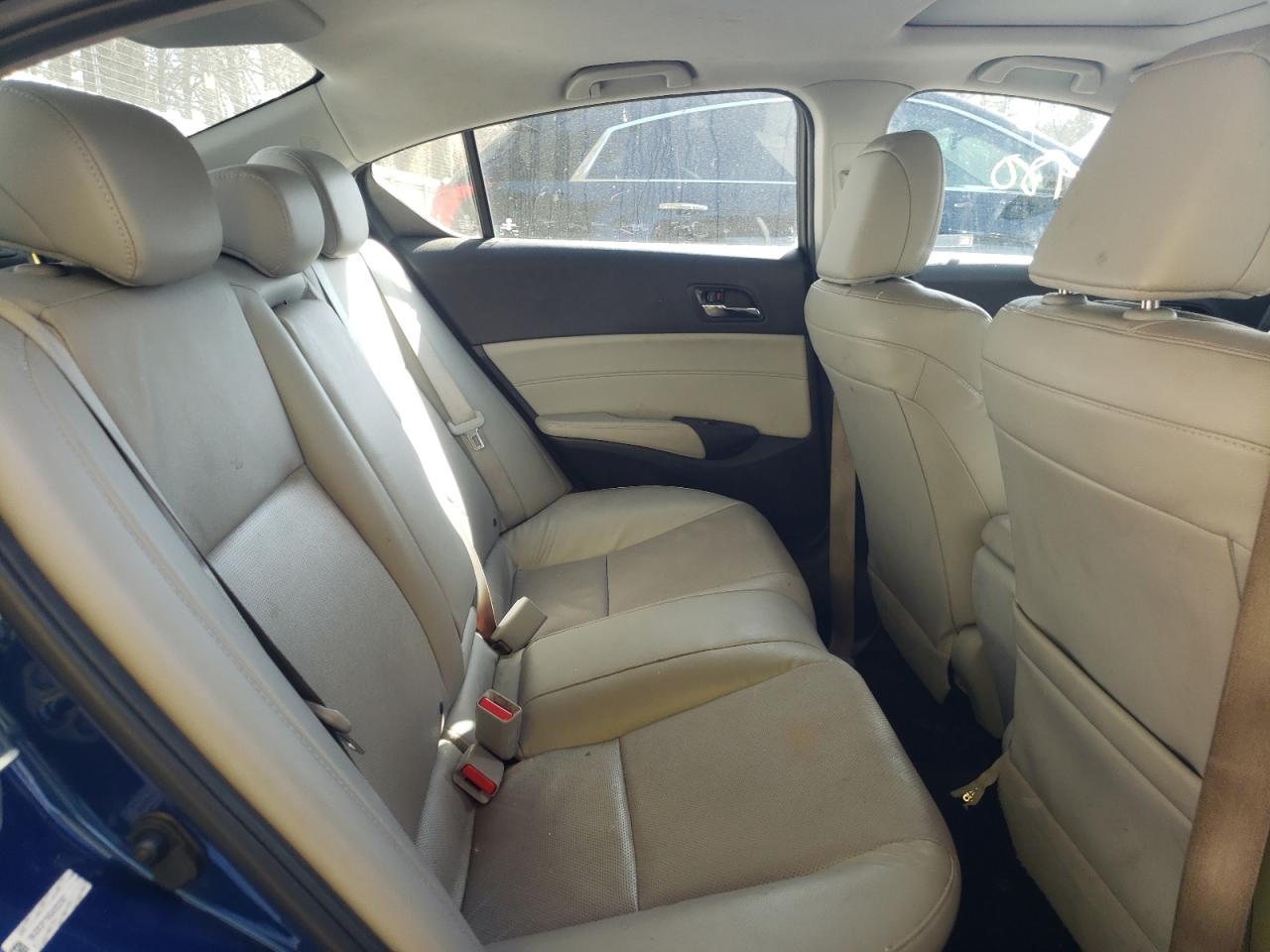 Photo 6 from auction – 2016 ACURA ILX PREMIU with VIN 19UDE2F79GA022197