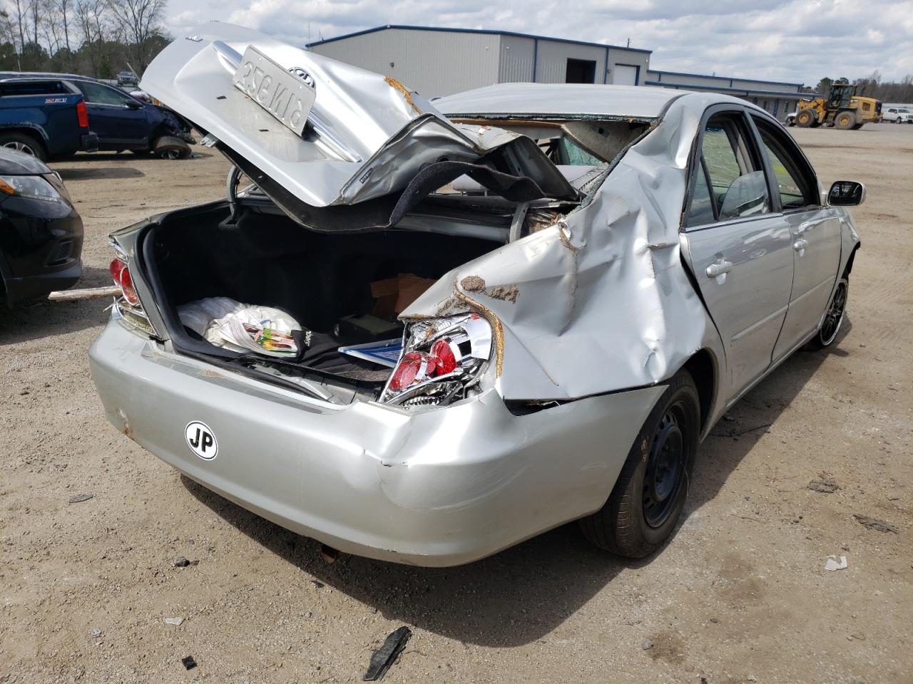 Photo 4 from auction – 2005 TOYOTA CAMRY LE with VIN 4T1BE32K55U102707