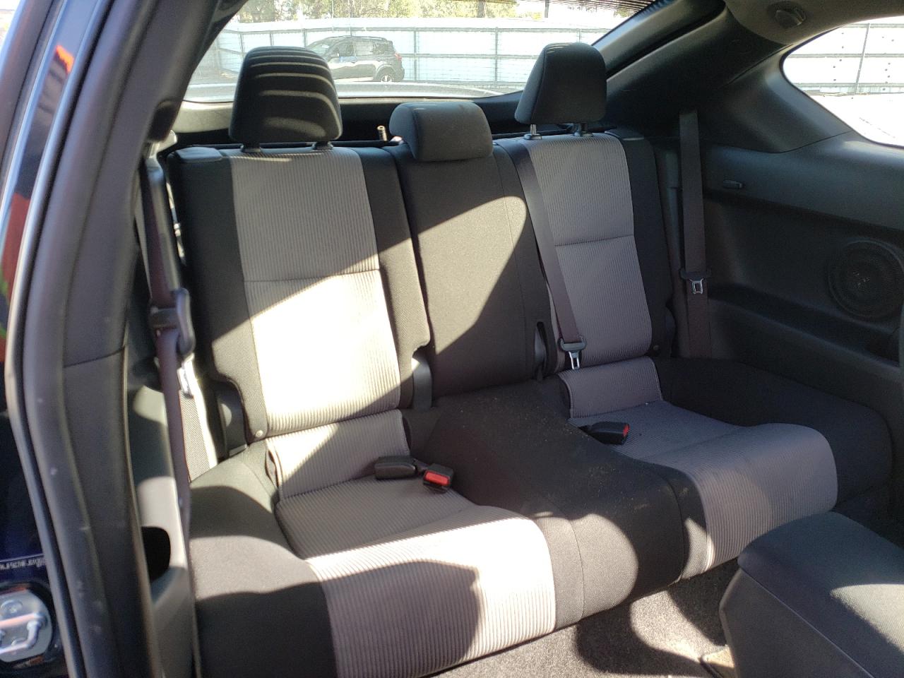 Photo 6 from auction – 2015 TOYOTA SCION TC with VIN JTKJF5C74FJ010034