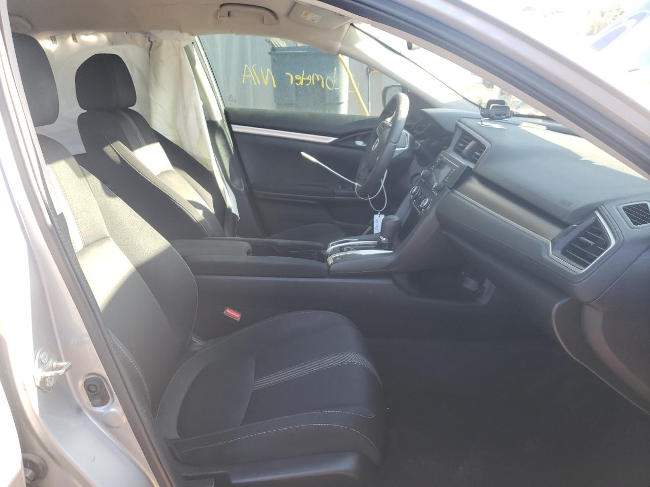 Photo 5 from auction – 2016 HONDA CIVIC LX with VIN 19XFC2F53GE211873