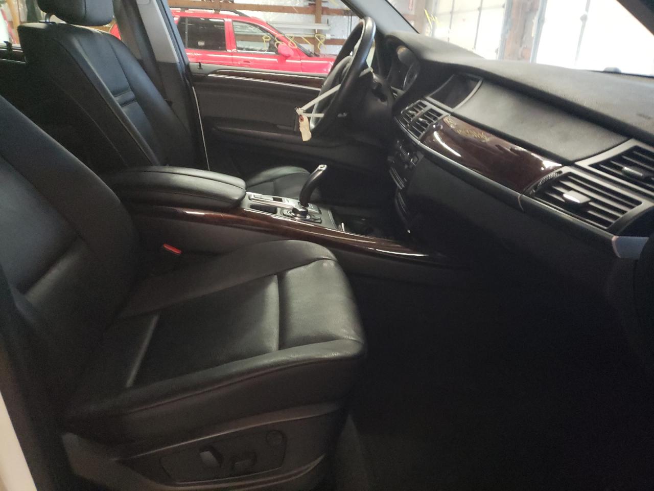 Photo 5 from auction – 2012 BMW X5 XDRIVE3 with VIN 5UXZV4C51CL985644