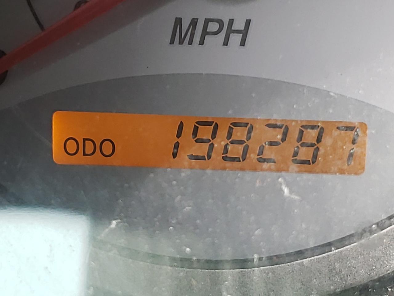 Photo 8 from auction – 2004 TOYOTA RAV4 with VIN JTEHD20V040010057