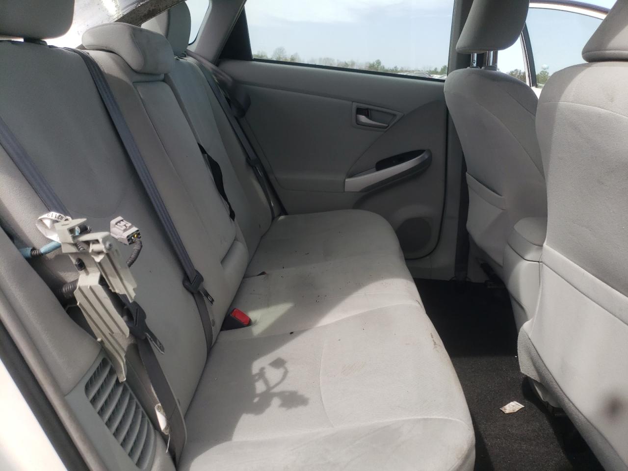 Photo 6 from auction – 2014 TOYOTA PRIUS with VIN JTDKN3DU5E1786582