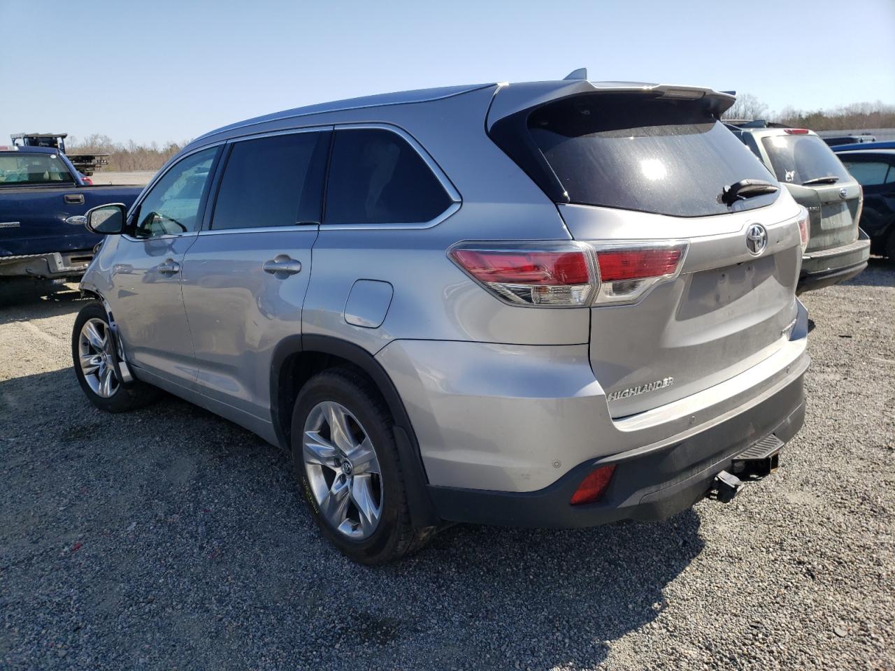 Photo 3 from auction – 2016 TOYOTA HIGHLANDER with VIN 5TDDKRFH2GS225914