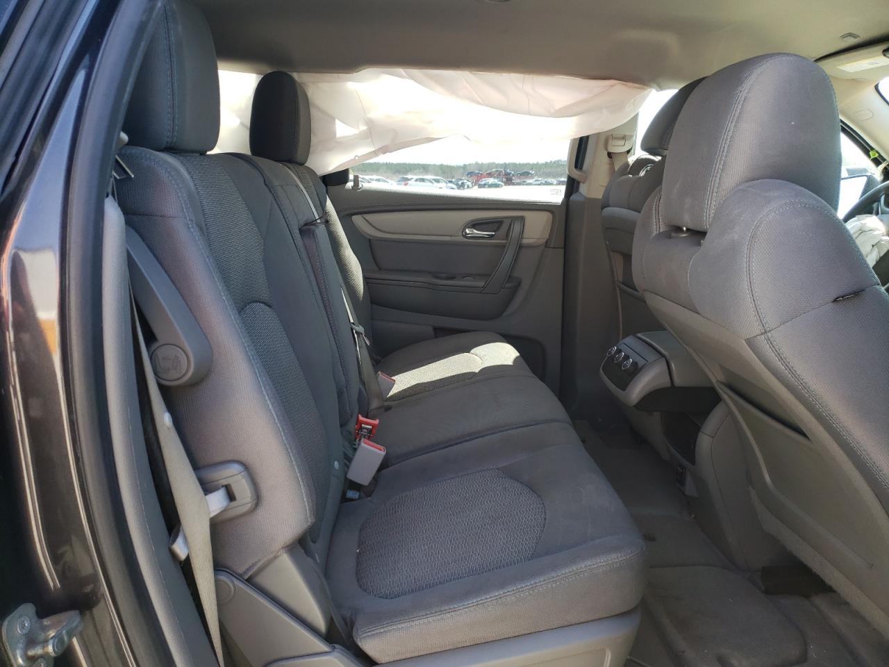 Photo 6 from auction – 2015 CHEVROLET TRAVERSE L with VIN 1GNKRFED7FJ141557