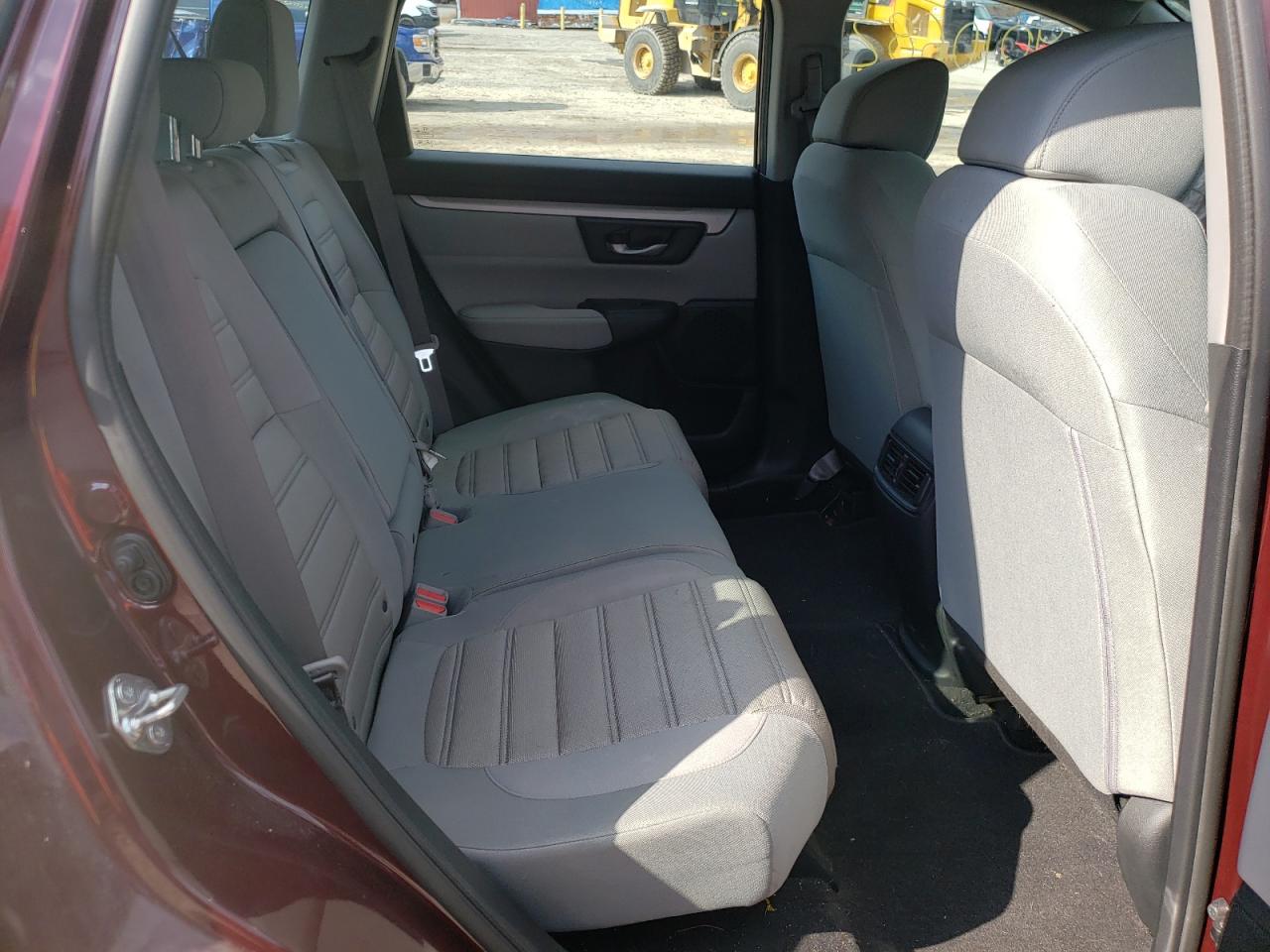 Photo 6 from auction – 2017 HONDA CR-V LX with VIN 7FARW5H38HE013405