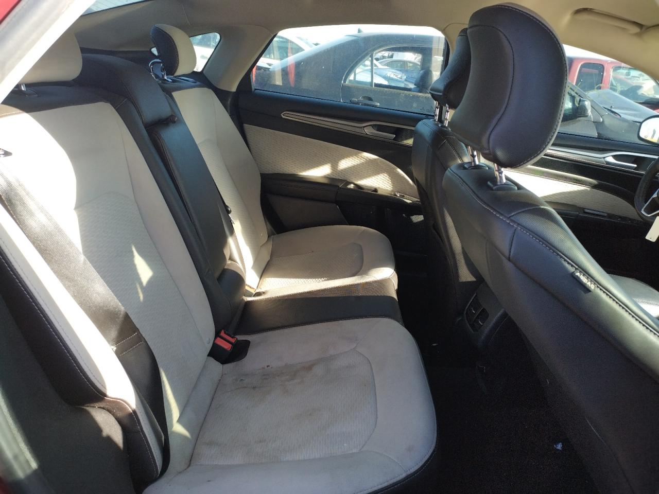 Photo 6 from auction – 2019 FORD FUSION SE with VIN 3FA6P0HD3KR170424