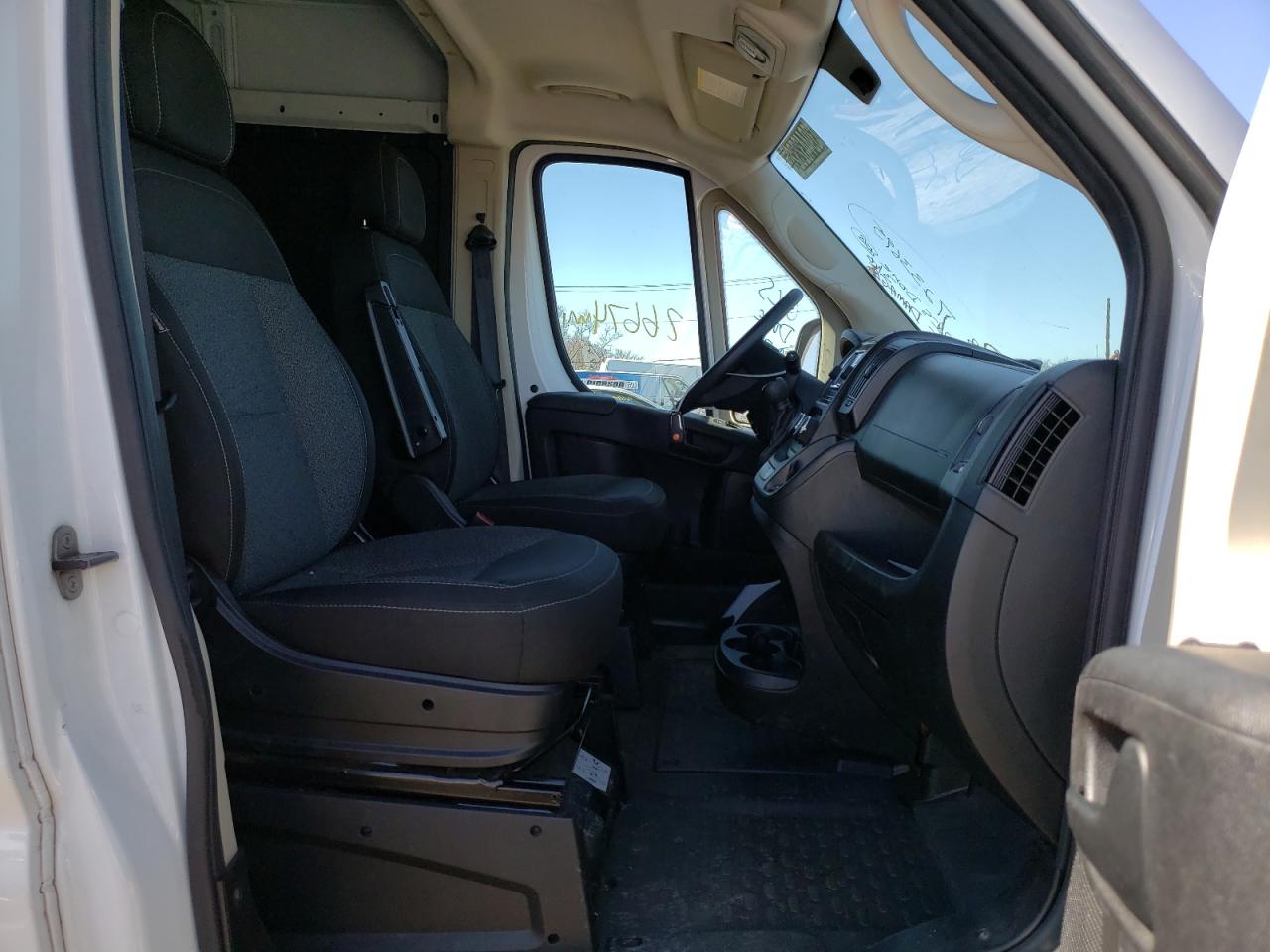 Photo 5 from auction – 2019 RAM PROMASTER with VIN 3C6TRVCG8KE533515