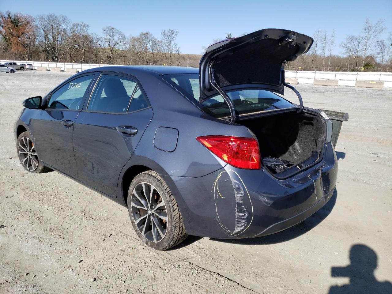 Photo 3 from auction – 2017 TOYOTA COROLLA L with VIN 5YFBURHE5HP671411