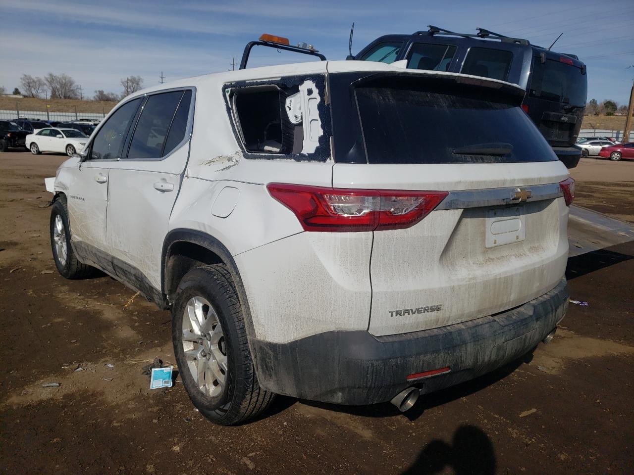Photo 3 from auction – 2018 CHEVROLET TRAVERSE L with VIN 1GNERFKW1JJ145017
