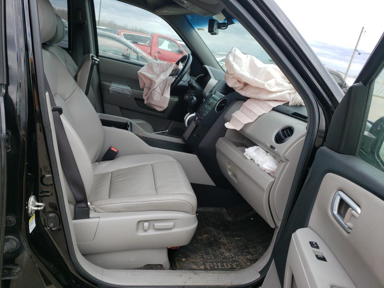 Photo 5 from auction – 2010 HONDA PILOT EXL with VIN 5FNYF4H58AB023232