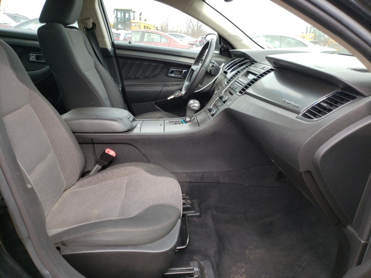 Photo 5 from auction – 2010 FORD TAURUS SEL with VIN 1FAHP2HW2AG131979