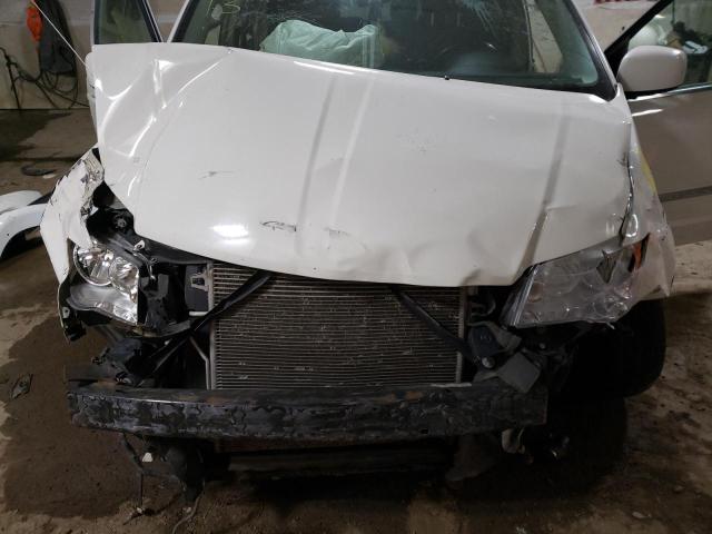 Photo 7 from auction – 2013 CHRYSLER TOWN & COU with VIN 2C4RC1BG8DR696312