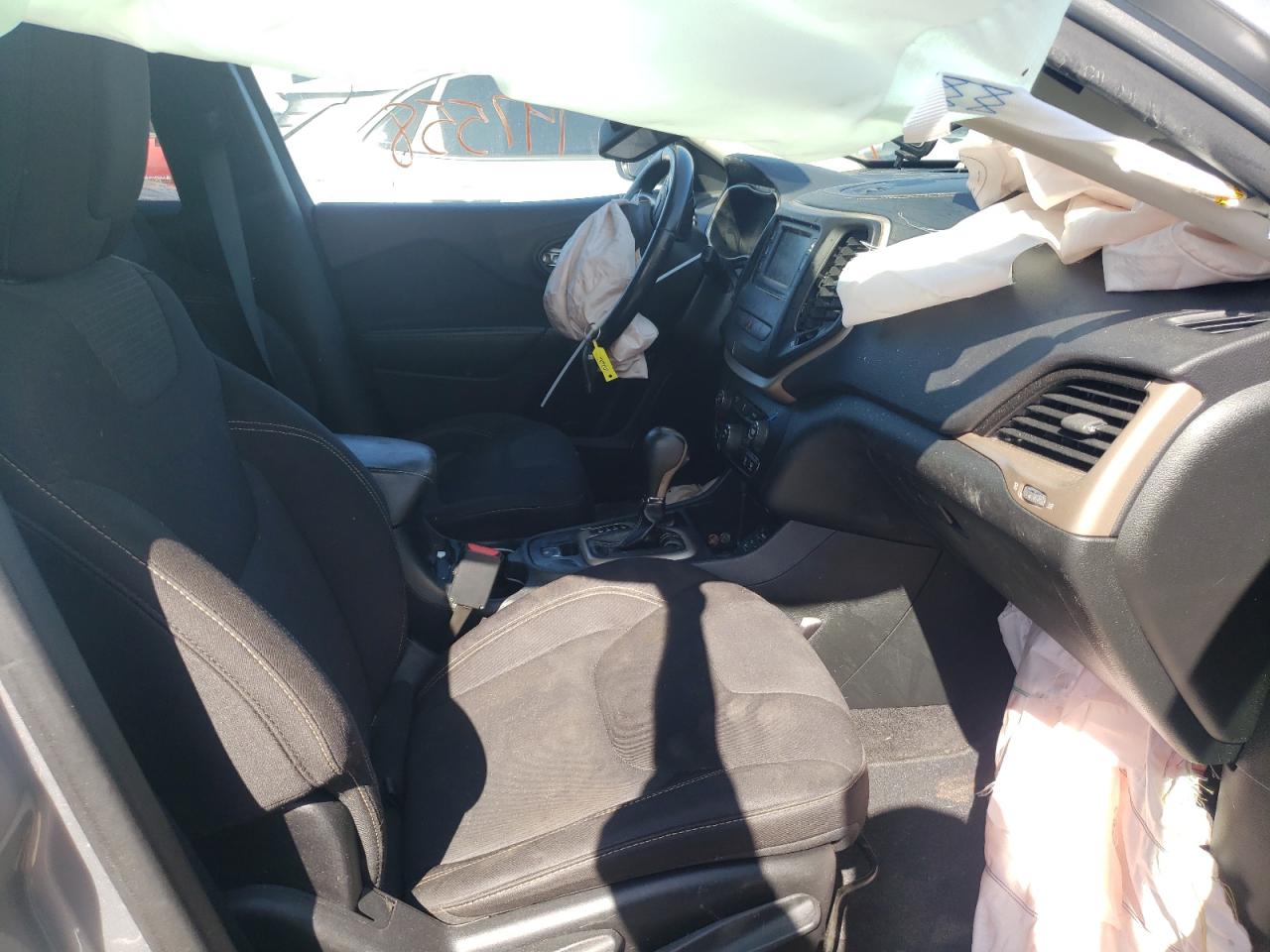 Photo 5 from auction – 2015 JEEP CHEROKEE L with VIN 1C4PJLCB3FW637187