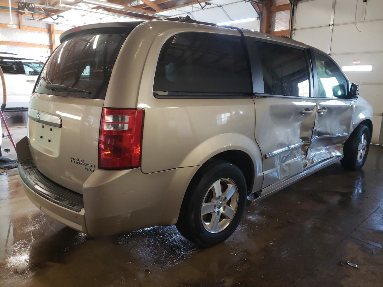 Photo 4 from auction – 2009 DODGE GRAND CARA with VIN 2D8HN54189R655628