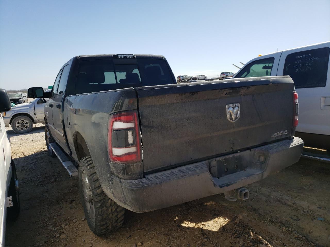 Photo 3 from auction – 2015 RAM 2500 SLT with VIN 3C6UR5DL2FG663977