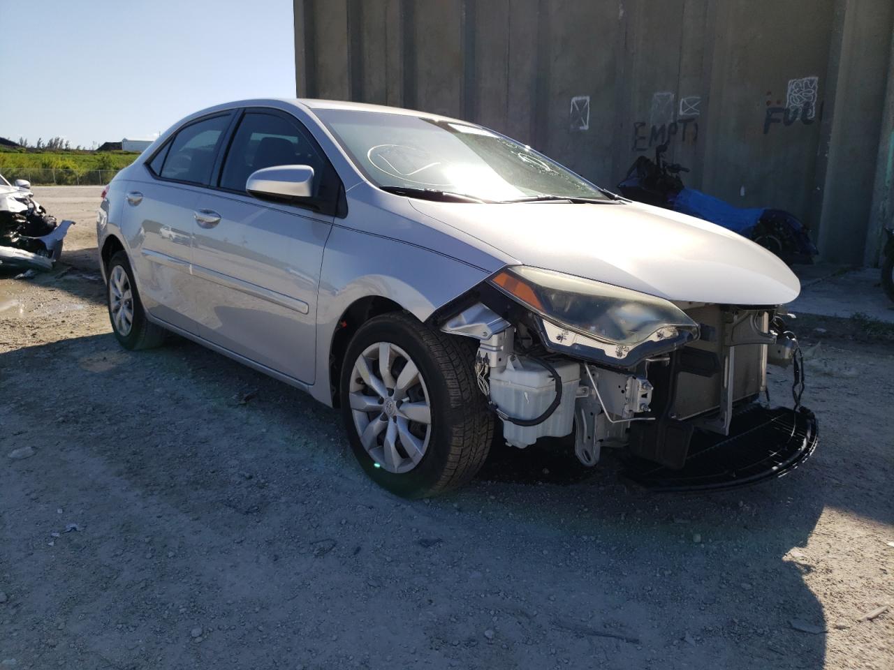 TOYOTA COROLLA L 2015 with VIN 2T1BURHE3FC381066 - Photo from auction