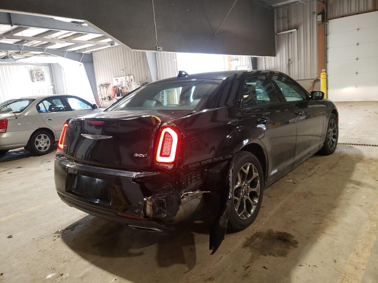 Photo 4 from auction – 2016 CHRYSLER 300 S with VIN 2C3CCAGG5GH142156