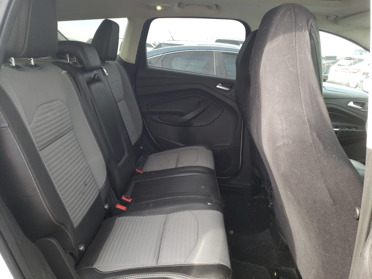 Photo 6 from auction – 2017 FORD ESCAPE SE with VIN 1FMCU9GDXHUB52852