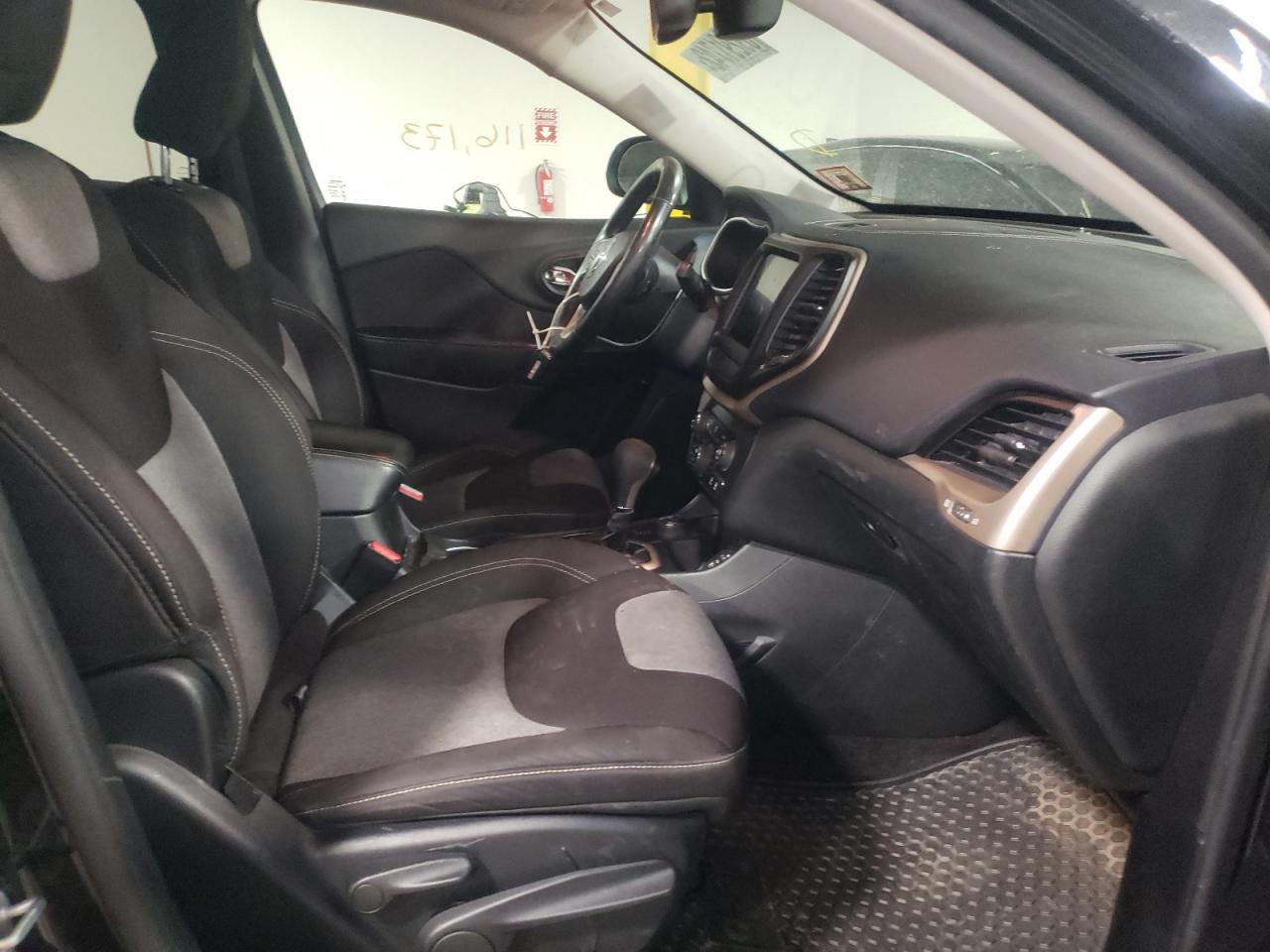 Photo 5 from auction – 2014 JEEP CHEROKEE L with VIN 1C4PJMCS0EW294326