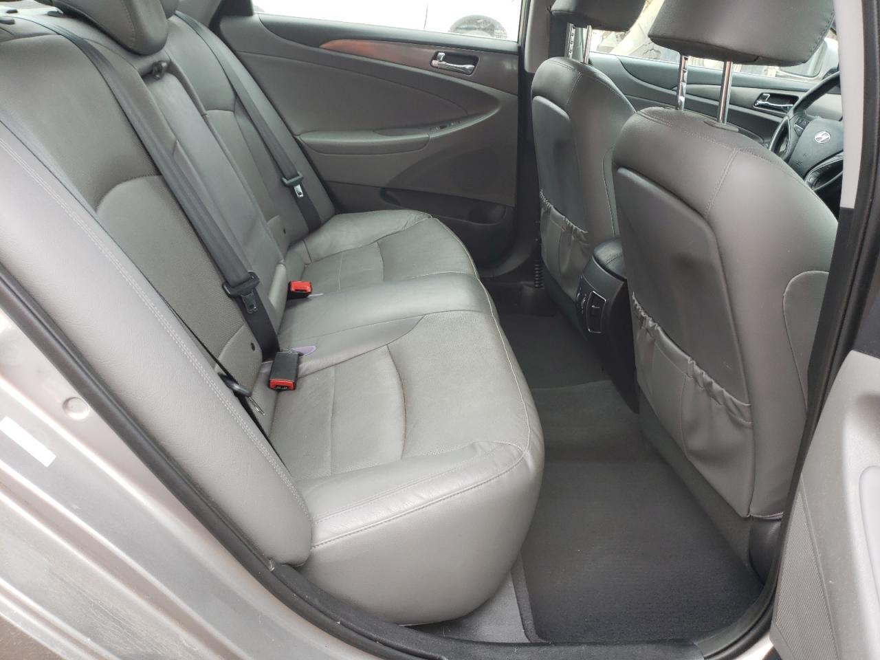 Photo 6 from auction – 2013 HYUNDAI SONATA HYB with VIN KMHEC4A48DA074607