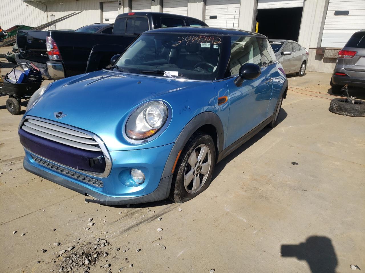 Photo 2 from auction – 2015 MINI COOPER with VIN WMWXM5C57FT941991