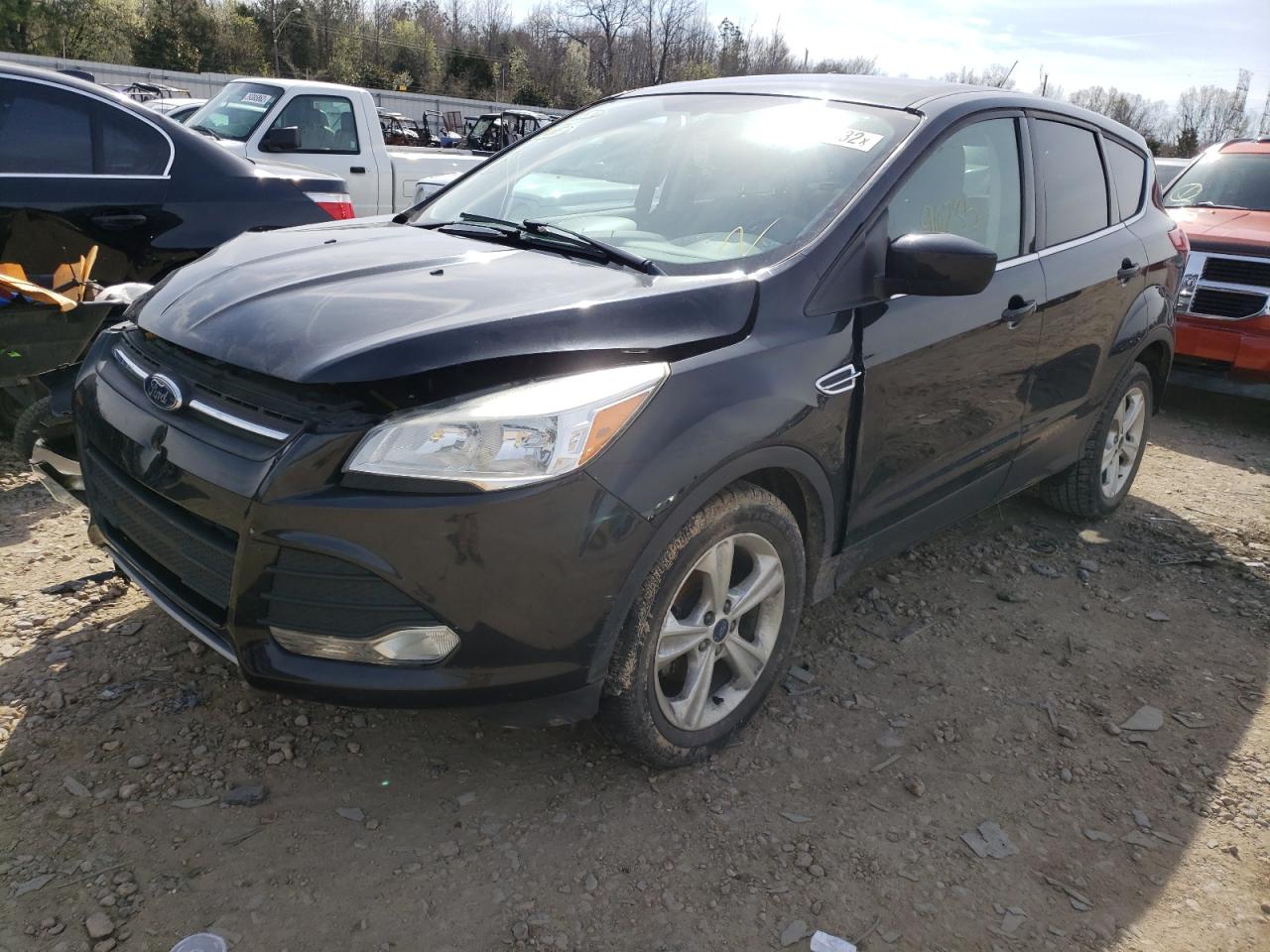 Photo 2 from auction – 2015 FORD ESCAPE SE with VIN 1FMCU0G77FUB56330