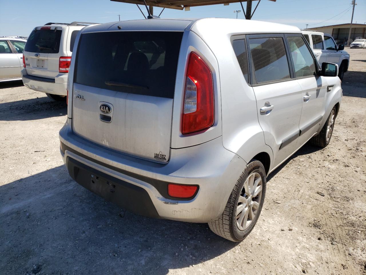 Photo 4 from auction – 2013 KIA SOUL with VIN KNDJT2A53D7755187