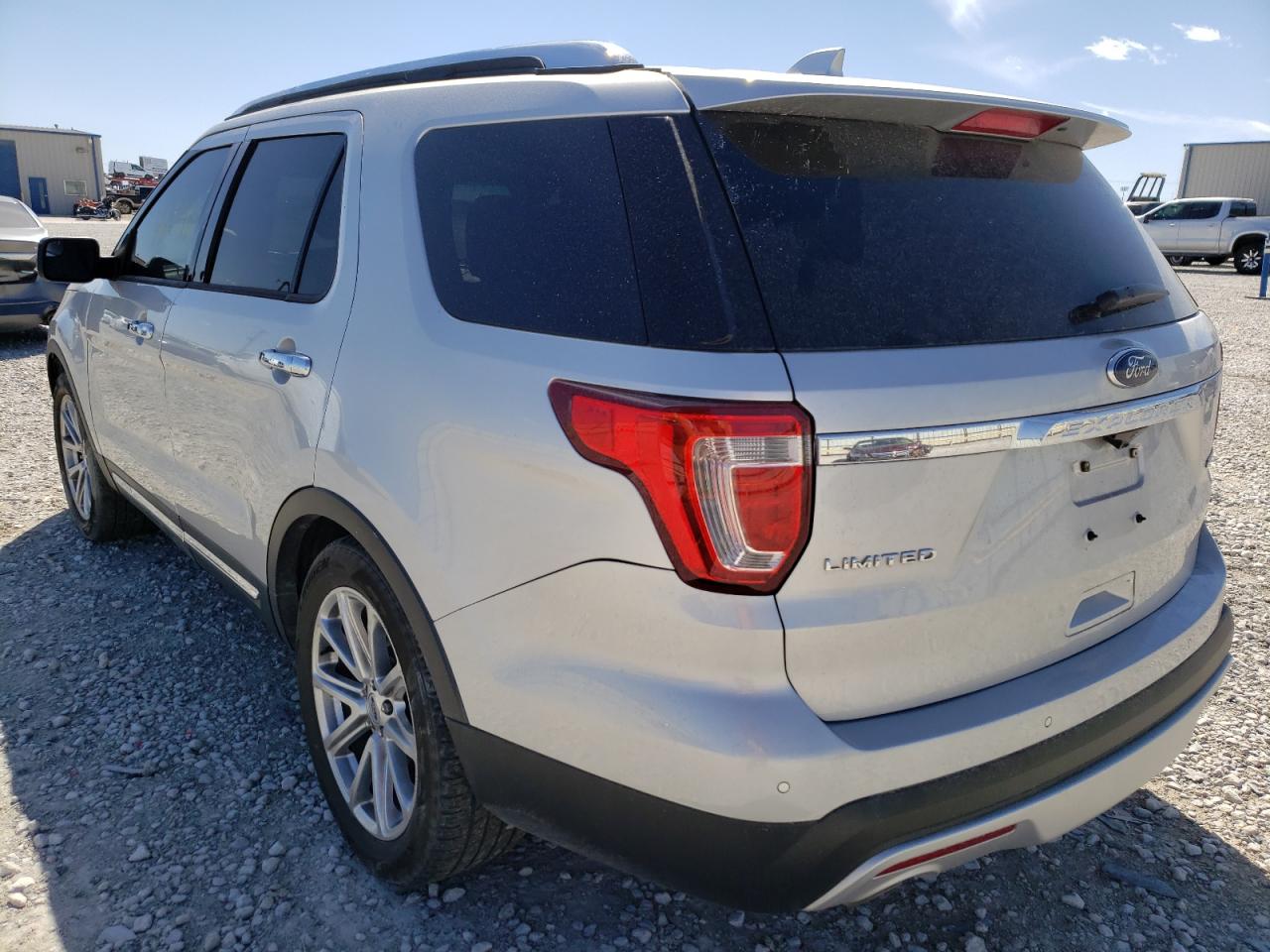 Photo 3 from auction – 2016 FORD EXPLORER L with VIN 1FM5K7F84GGA44831