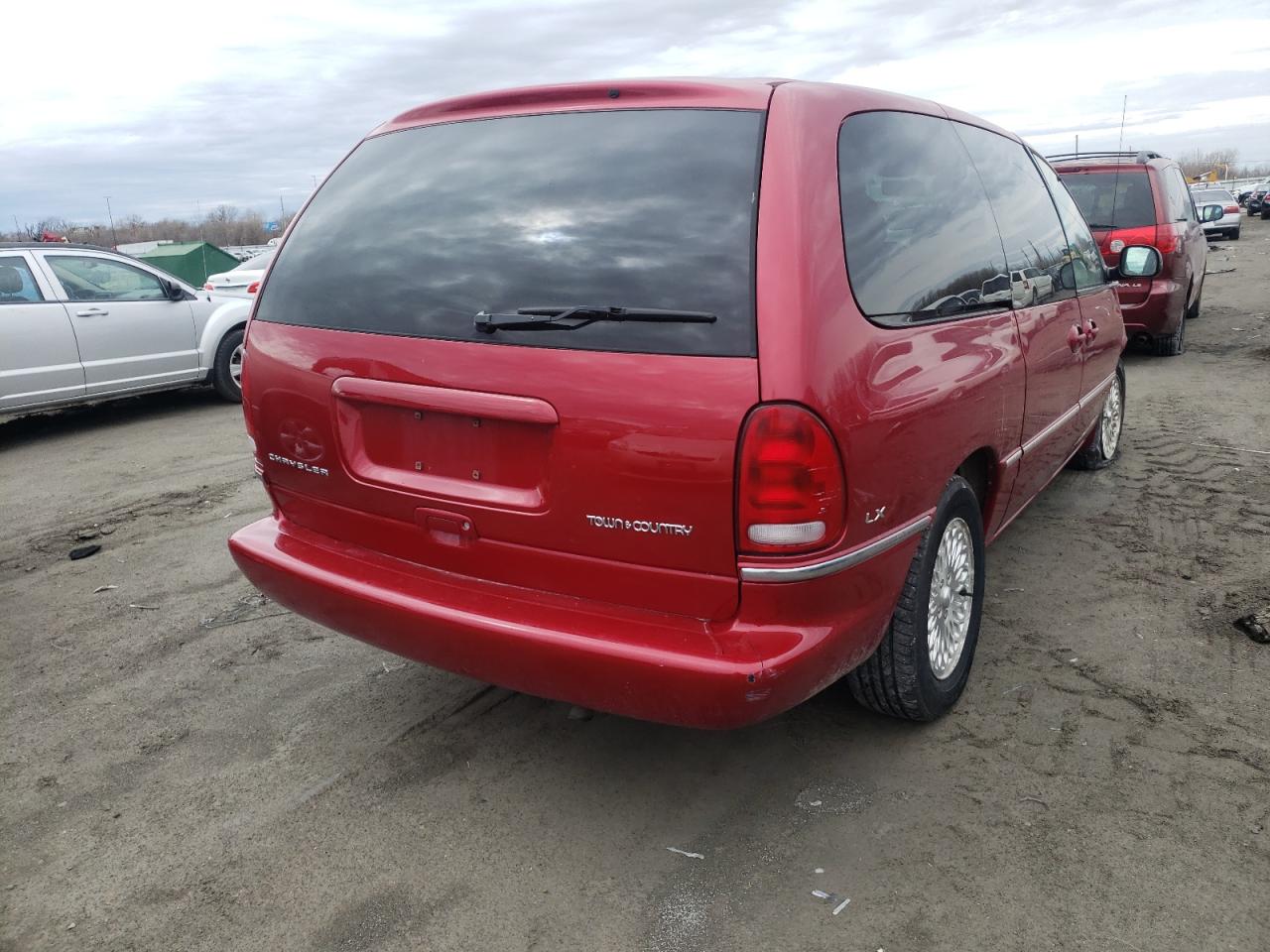 Photo 4 from auction – 1997 CHRYSLER TOWN & COU with VIN 1C4GP54R6VB322928