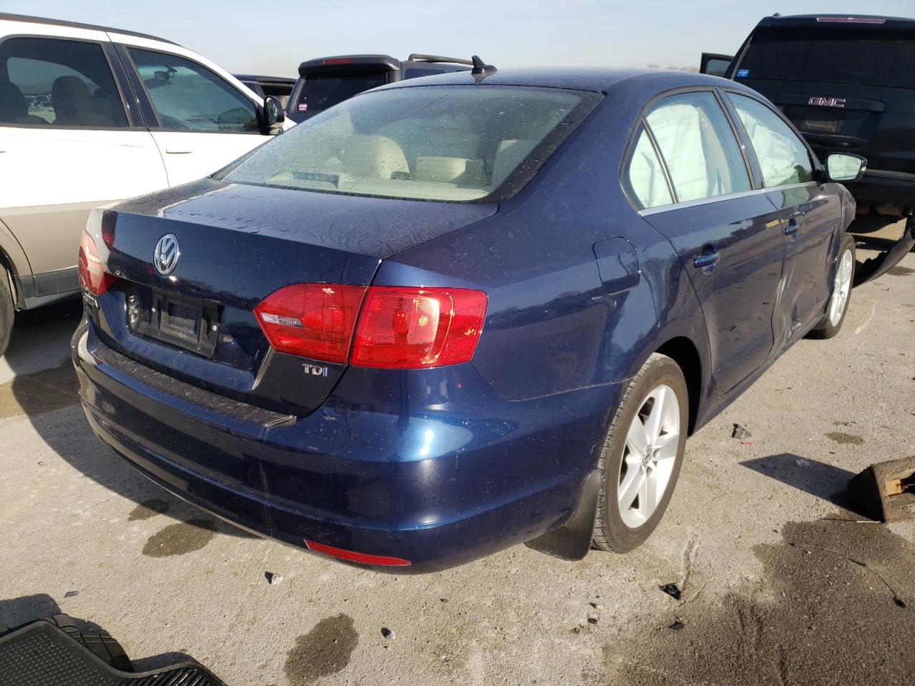 Photo 4 from auction – 2014 VOLKSWAGEN JETTA with VIN 3VWLL7AJXEM287871