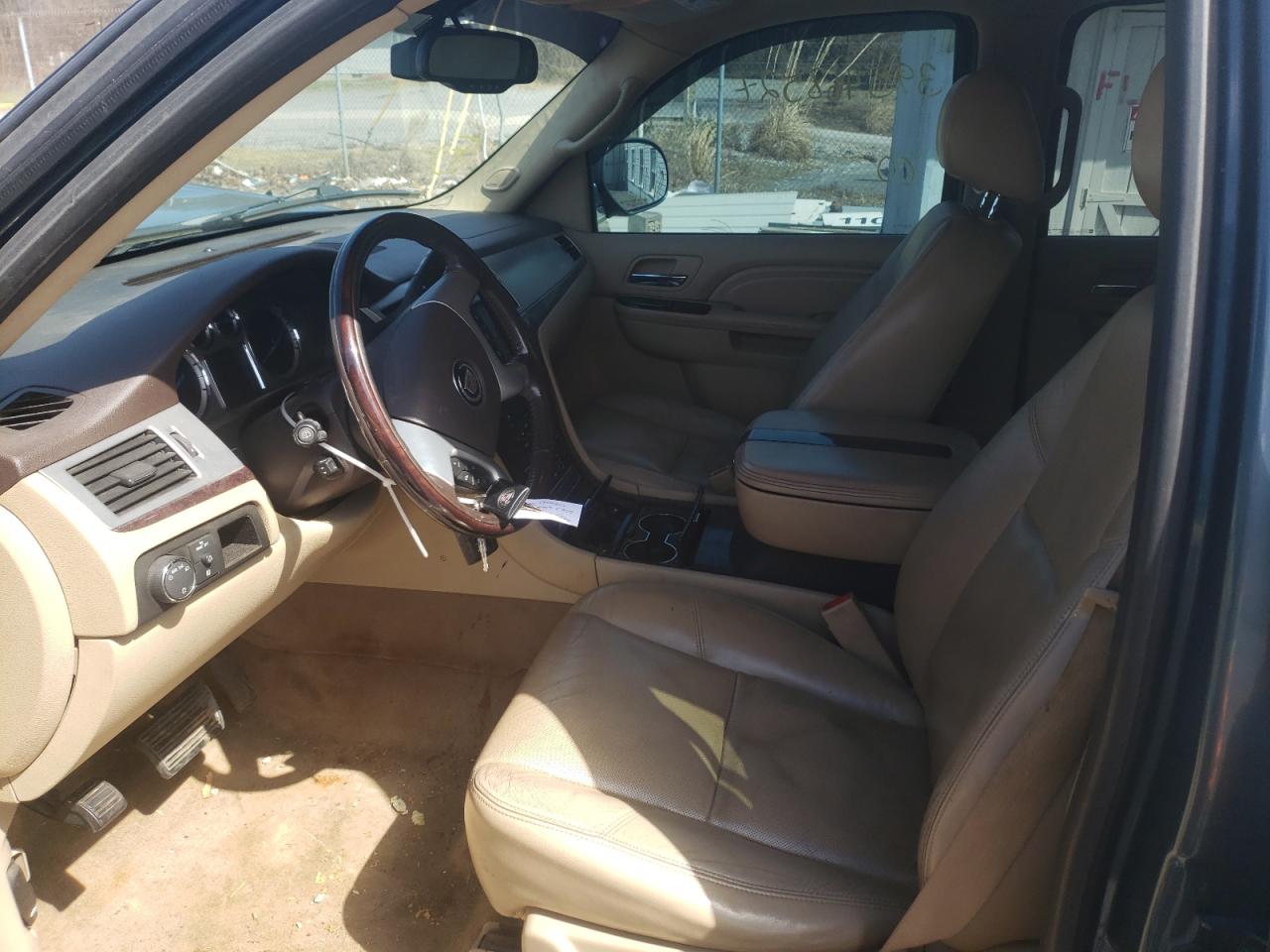 Photo 5 from auction – 2010 CADILLAC ESCALADE E with VIN 1GYUKHEF4AR101749