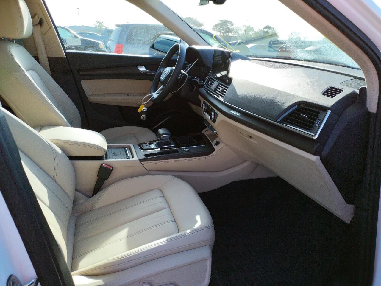 Photo 5 from auction – 2021 AUDI Q5 PREMIUM with VIN WA1BAAFY3M2099376