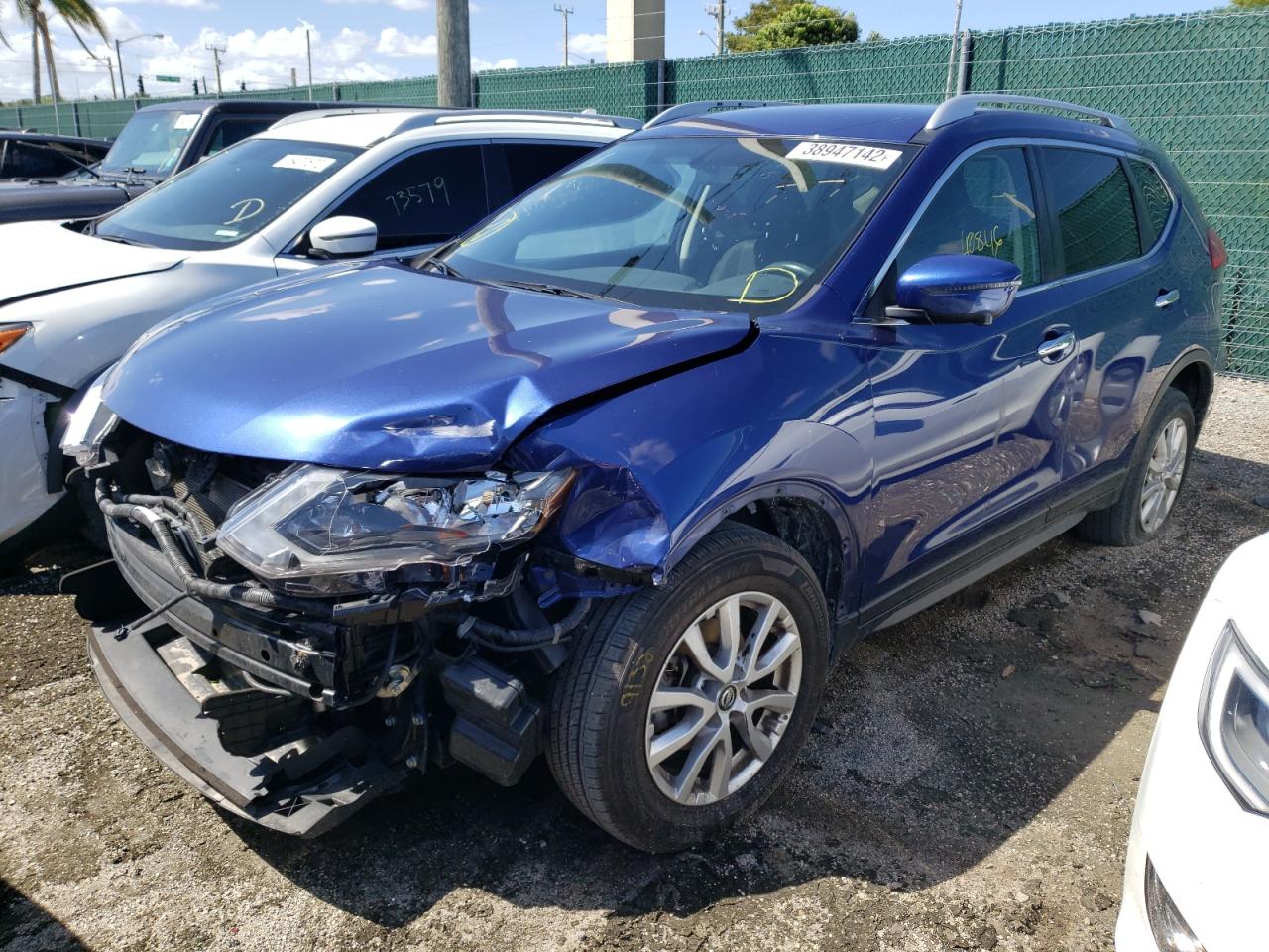 Photo 2 from auction – 2017 NISSAN ROGUE S with VIN KNMAT2MT2HP555627
