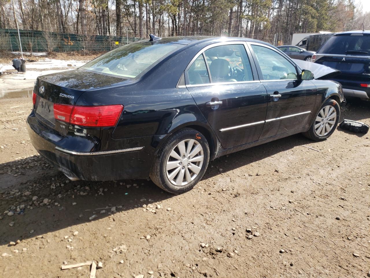 Photo 4 from auction – 2009 HYUNDAI SONATA SE with VIN 5NPEU46F79H406337