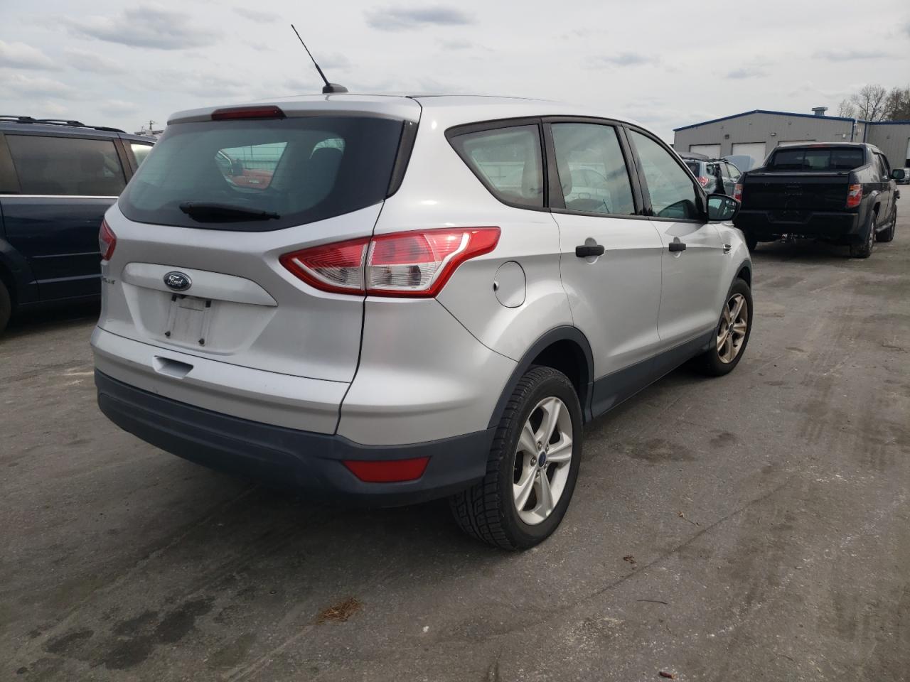 Photo 4 from auction – 2015 FORD ESCAPE S with VIN 1FMCU0F7XFUC73837