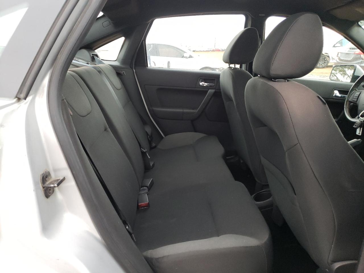 Photo 6 from auction – 2008 FORD FOCUS SE with VIN 1FAHP35N58W268433