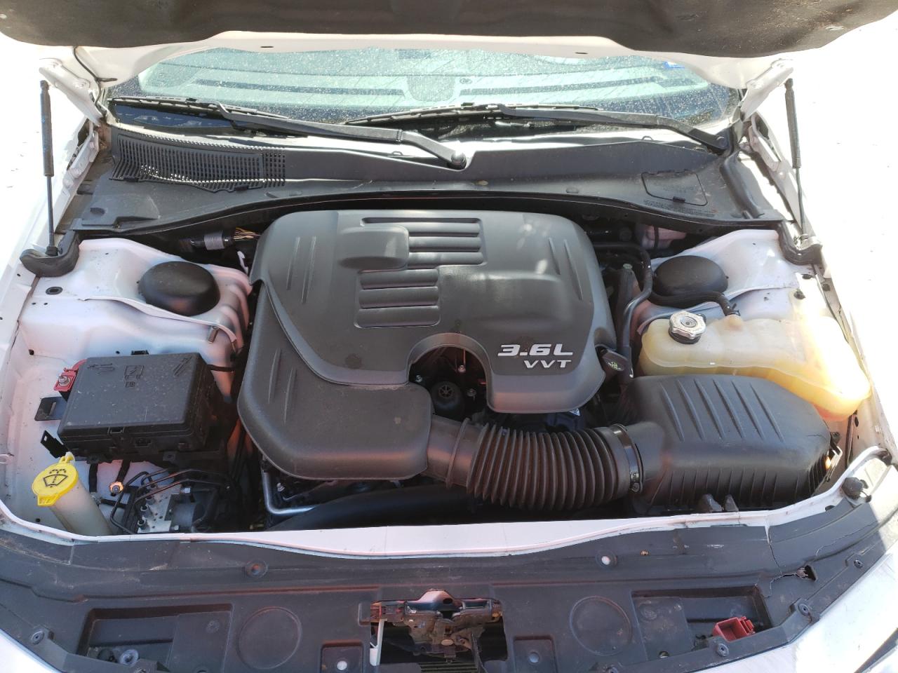 Photo 7 from auction – 2015 CHRYSLER 300C with VIN 2C3CCAEG2FH814000