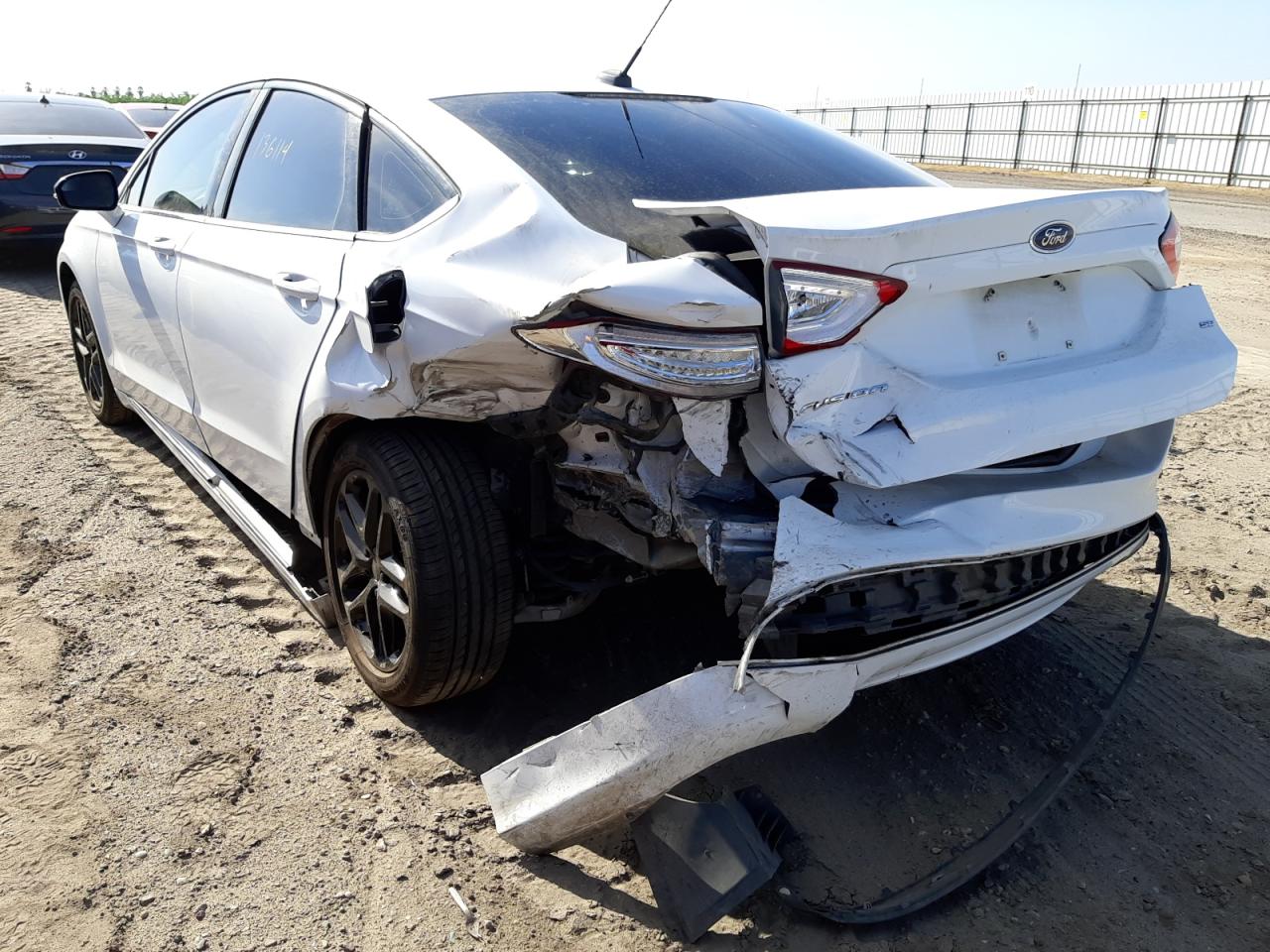 Photo 3 from auction – 2014 FORD FUSION SE with VIN 3FA6P0H78ER243348