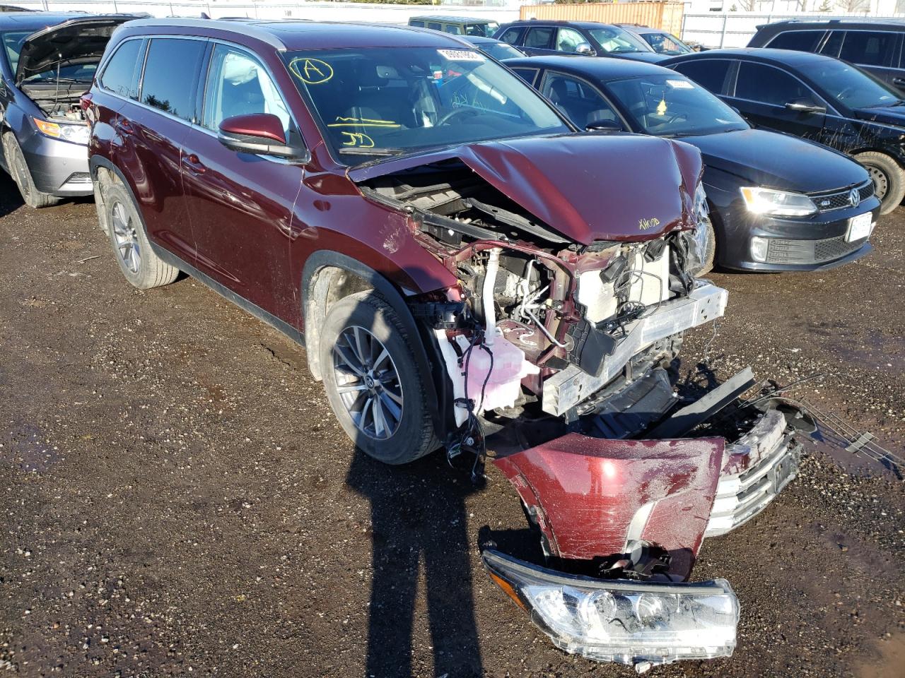 TOYOTA HIGHLANDER 2019 with VIN 5TDJZRFH9KS979321 - Photo from auction