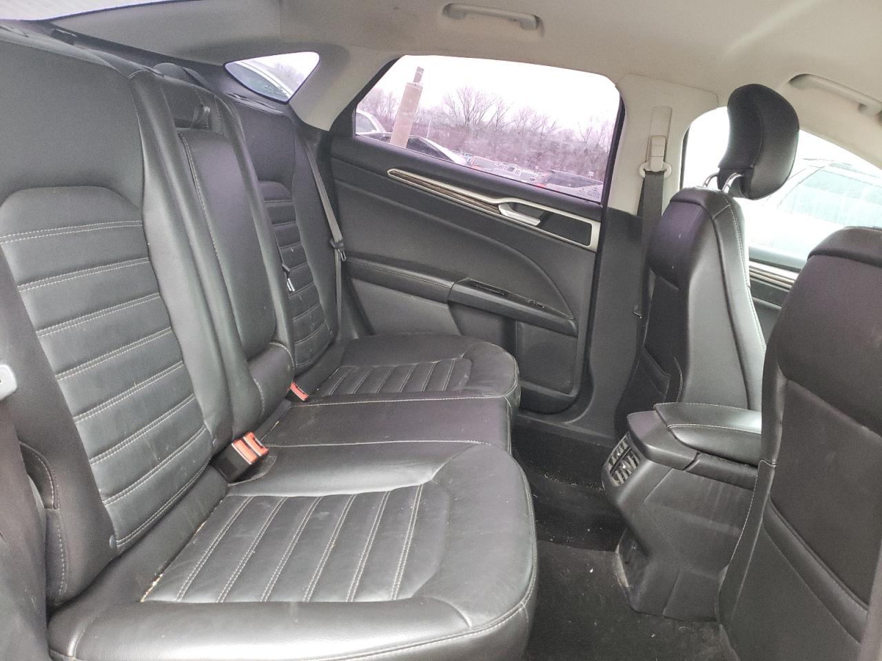 Photo 6 from auction – 2014 FORD FUSION SE with VIN 3FA6P0HD6ER328257