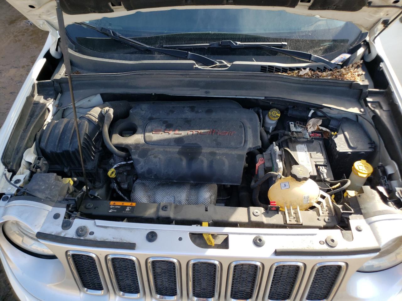 Photo 7 from auction – 2016 JEEP RENEGADE L with VIN ZACCJBDT5GPC93828