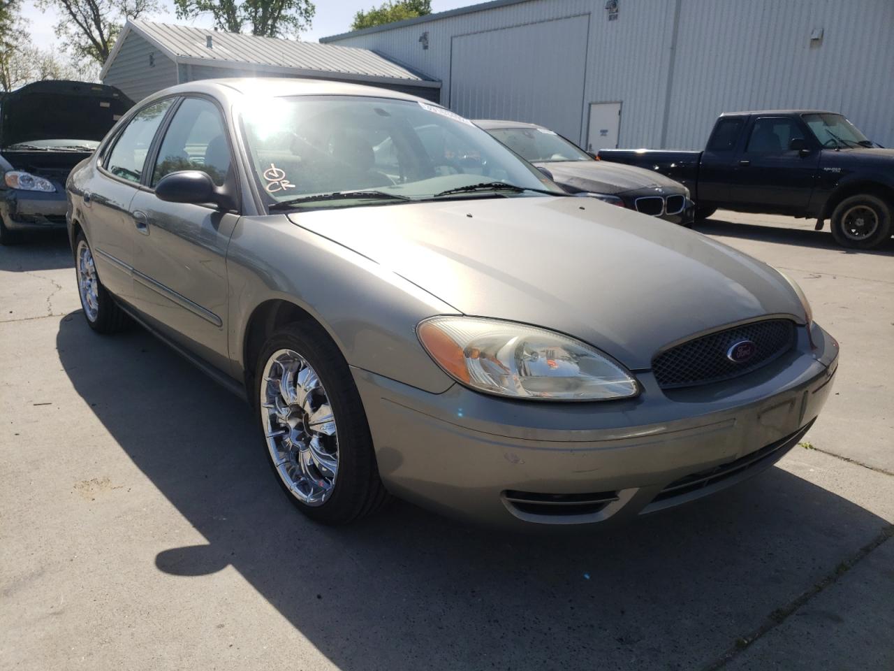 FORD TAURUS SE 2004 with VIN 1FAFP53294G175947 - Photo from auction