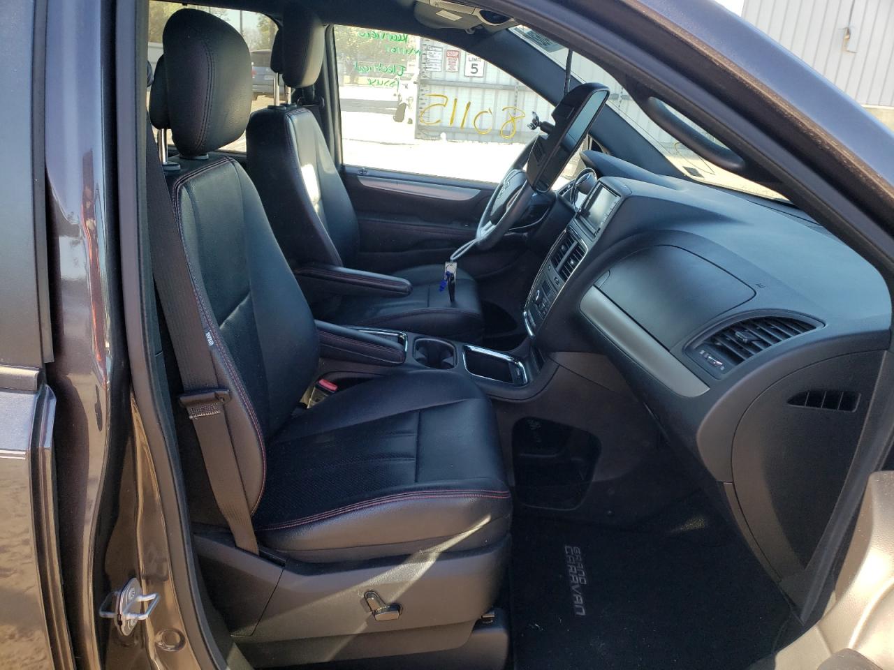 Photo 5 from auction – 2015 DODGE GRAND CARA with VIN 2C4RDGEG8FR747998