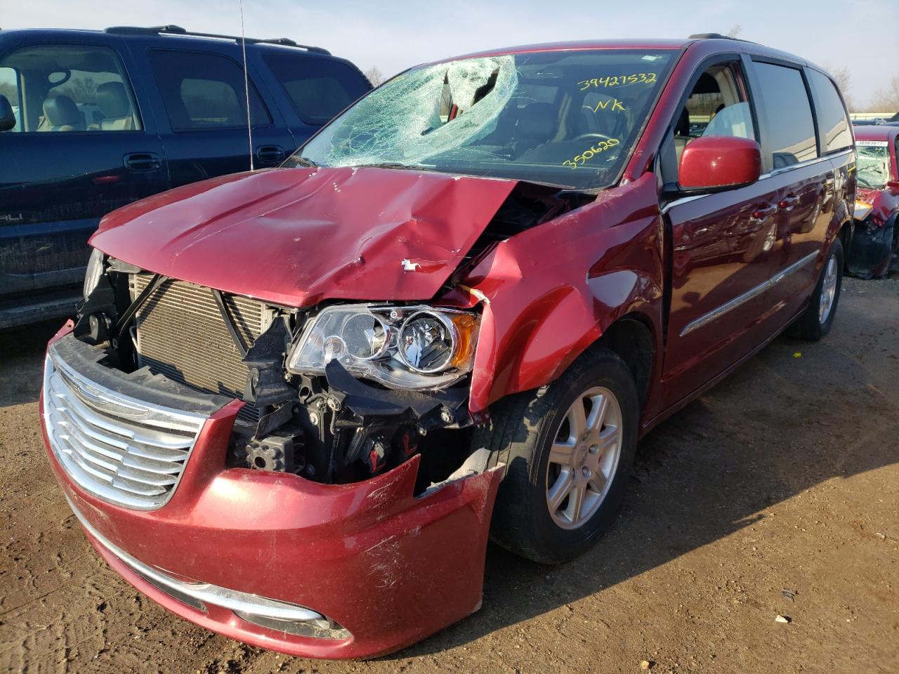 Photo 2 from auction – 2012 CHRYSLER TOWN & COU with VIN 2C4RC1BG1CR350620