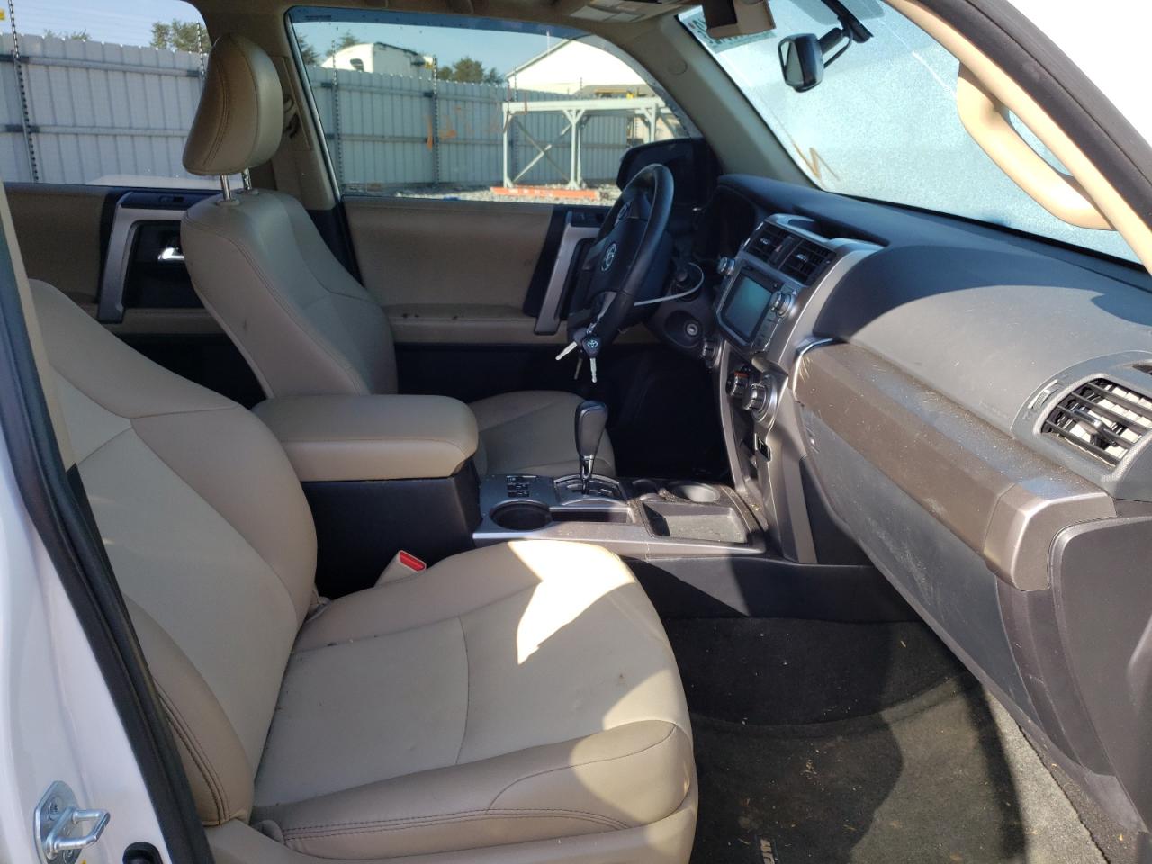 Photo 5 from auction – 2017 TOYOTA 4RUNNER SR with VIN JTEZU5JR6H5160478