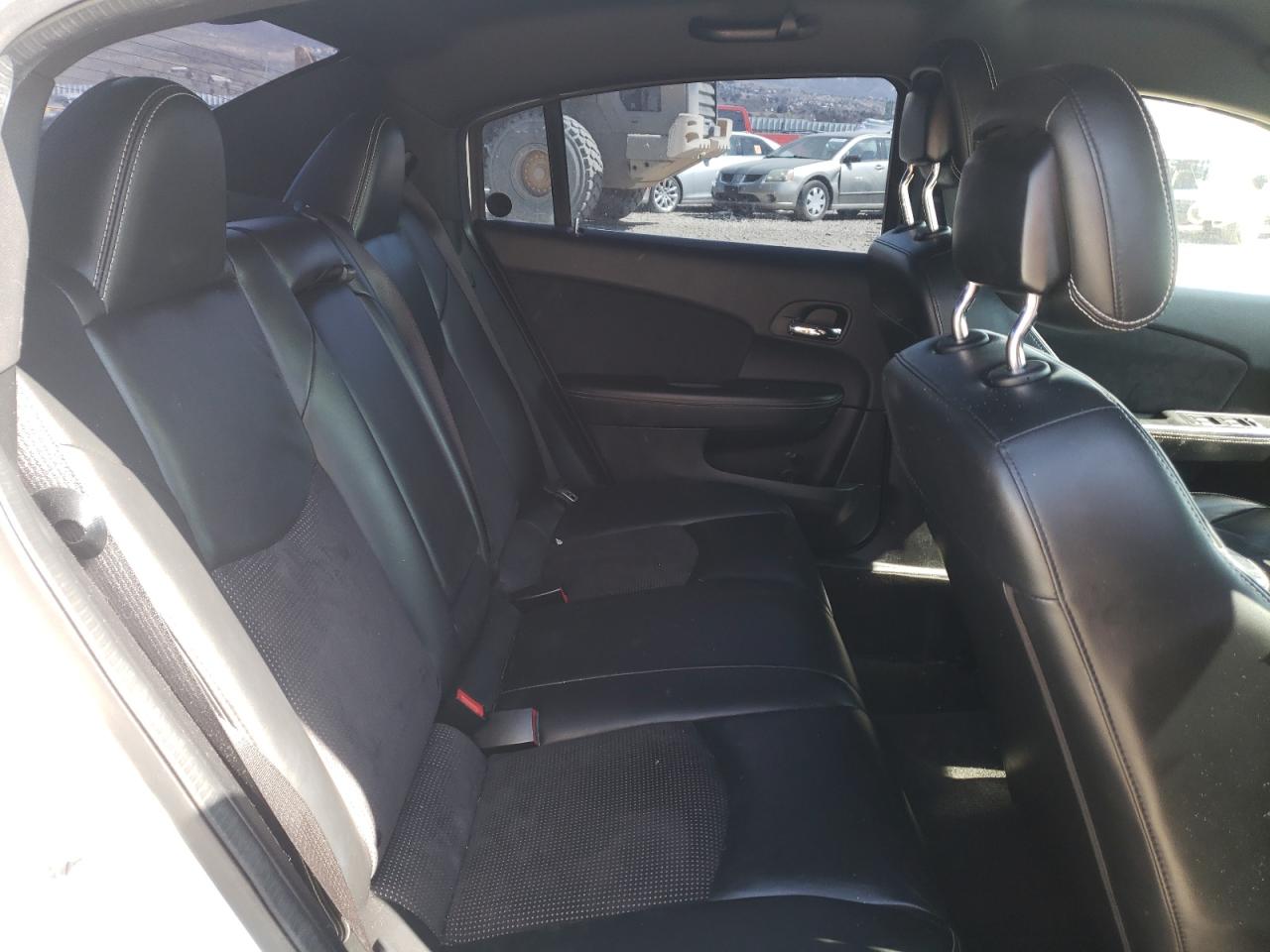 Photo 6 from auction – 2013 CHRYSLER 200 LIMITE with VIN 1C3CCBCG9DN700122