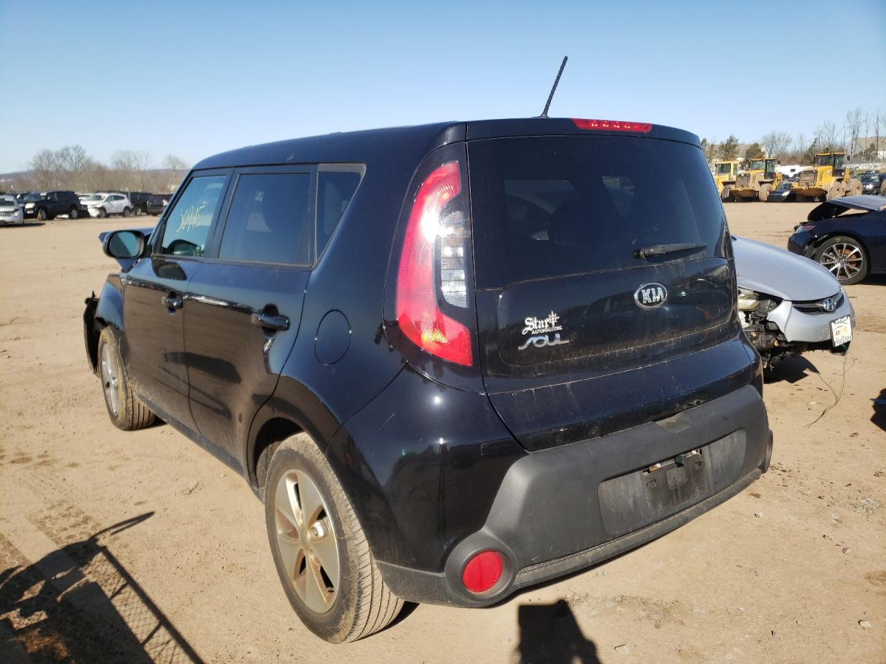 Photo 3 from auction – 2015 KIA SOUL with VIN KNDJN2A27F7811196