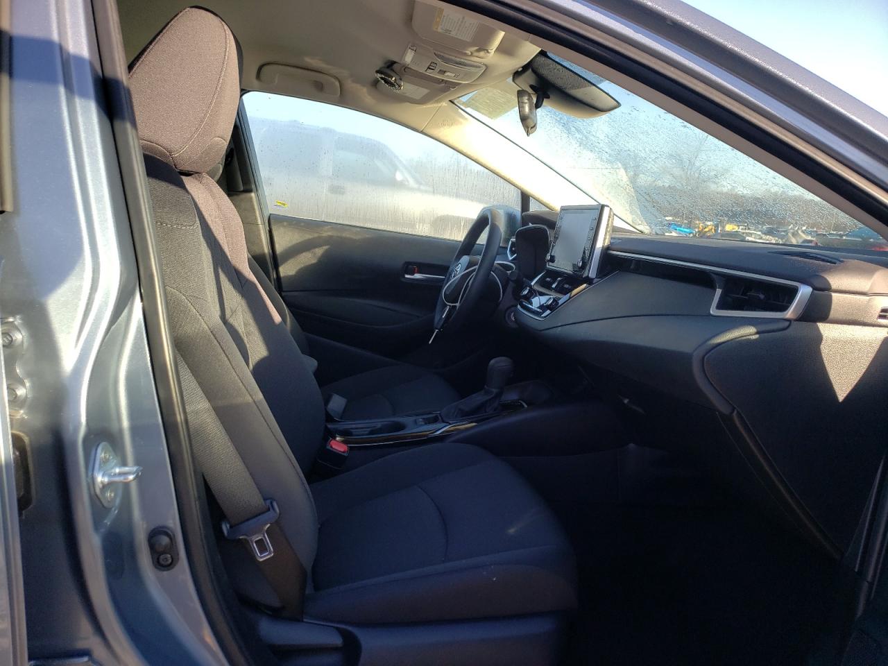 Photo 5 from auction – 2021 TOYOTA COROLLA LE with VIN 5YFEPMAE9MP227864